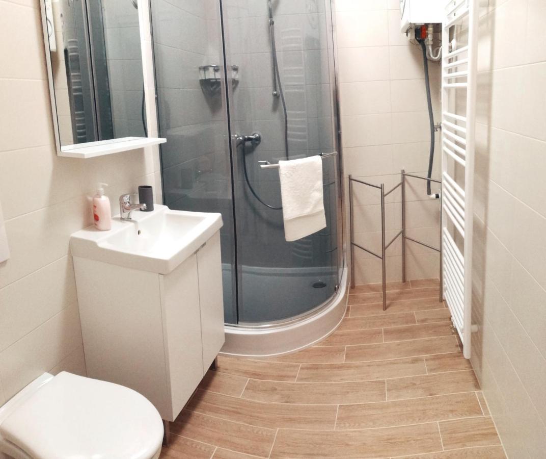 Apartments B&M Sezana Luaran gambar