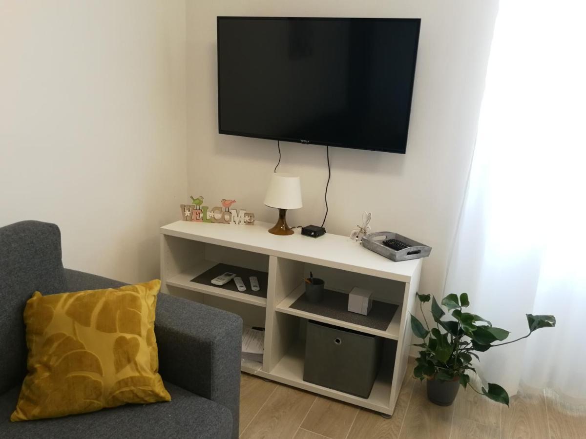 Apartments B&M Sezana Luaran gambar