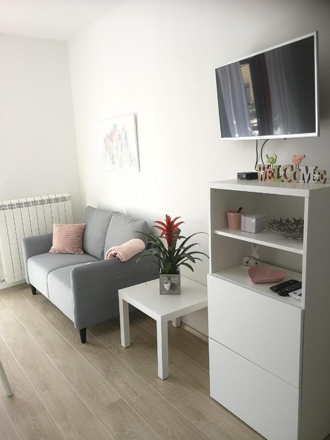 Apartments B&M Sezana Luaran gambar