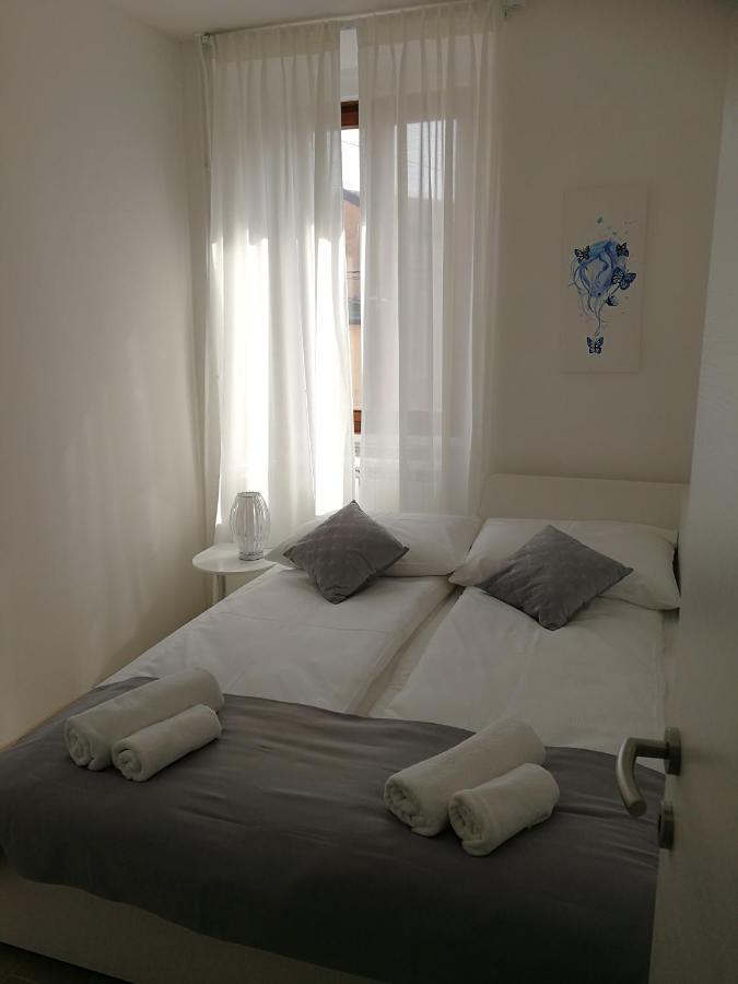 Apartments B&M Sezana Luaran gambar